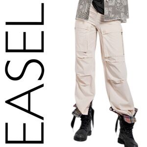 118:  EASEL NWT PANTS IVORY (C)